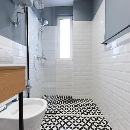 Syncron Centre Skyline Rooftop تيرانا