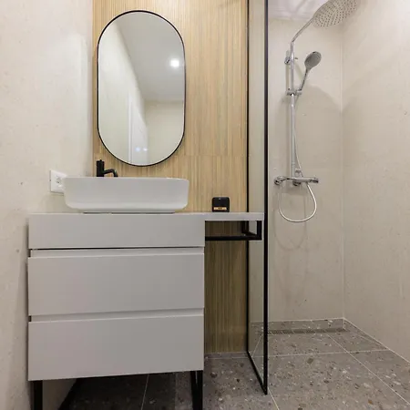 Syncron Centre Skyline Rooftop * تيرانا