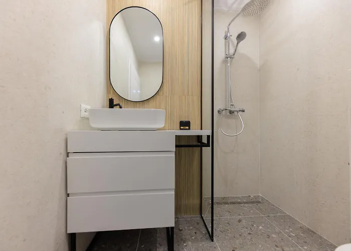 Syncron Centre Skyline Rooftop * 地拉那